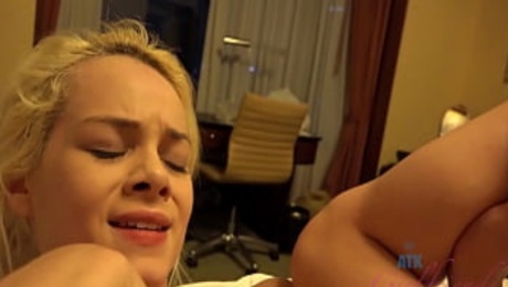 Hooking up with super hot pornstar Elsa Jean in a hotel room (filmed POV) Creamie