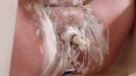 The Shave part 1 - I shave my pussy while pumping my clit