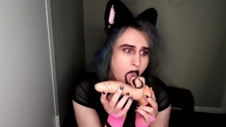 Goth trans cat girl gets her lipstick all over master's cock